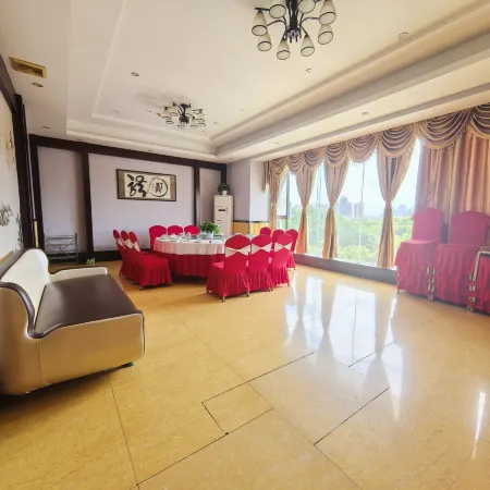 Liangpu Lijing Grand Hotel