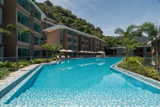 Wyndham Garden Phuket Kamala Отели рядом с достопримечательностью «Пляж Сурин»