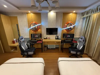 Zhuowei E-Sports Hotel (Dingtao Jinghu Square Bus Station) Hotels near Fangshan Tourist Area