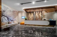 Wuxi Yishang |  View High-Rise Hotel (Sanyang Square Wuxi Railway Station Branch) - parking
