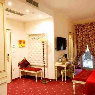 2 KITARRAT Boutique Hotel & SPA Rooms