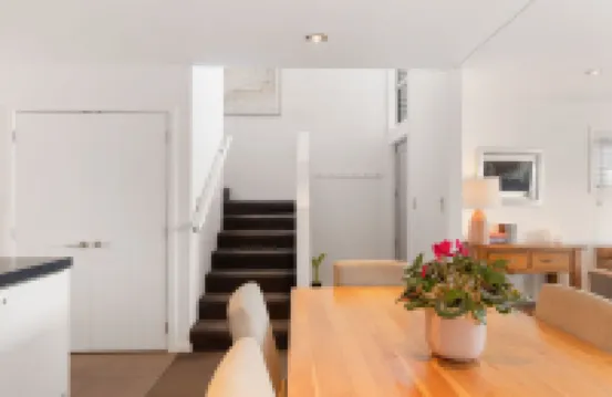 Lake Views on De La Mare Place, 3 BDR, Free Wi-Fi