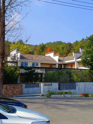 Shaojian Banshushe B&B (Lujiang Tangchi Hot Spring Resort) Hotel in zona Tangchi Hot Spring Holiday Resort