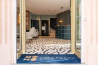 Hôtel Rénové Casa Moho - Juan-Les-Pins Hotels near La Reserve