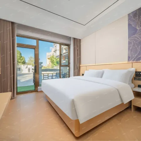Binjiang Peninsula Hotel (Yili Yining International Airport)