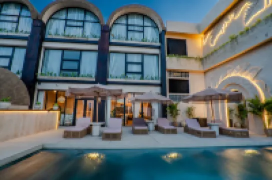 烏魯瓦圖陽光海洋酒店