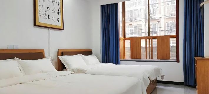 Guofeng Express Hotel (Shenqiu Railway Station No. 2 High School) Hotels in Shenqiu