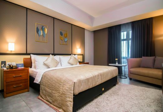 애스턴 인 제무르사리 수라바야