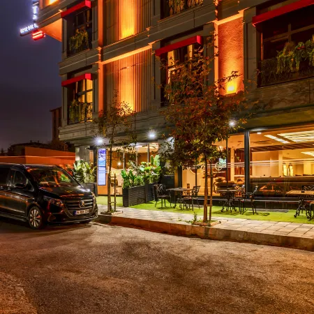 Elysian Airport Hotel