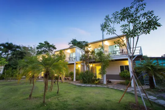 ห้องเตียงใหญ่ 1 เตียง วิวภูเขา