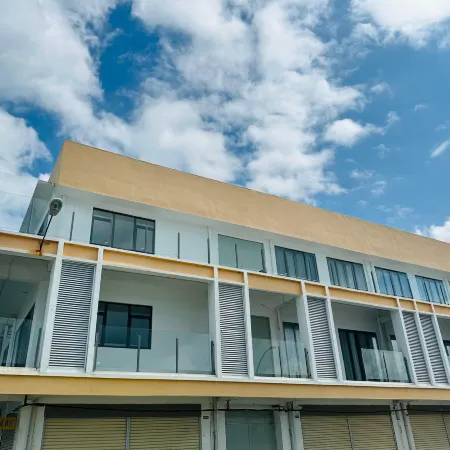 FLY Seaview Hotel