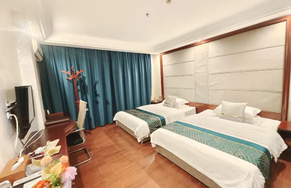 星期天商務酒店（化州火車站店）