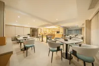 Yuecheng Four Seasons Hotel (Guiyang Huaxi College Town) - ที่มีที่จอดรถ