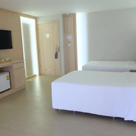 O2 Grand Suvarnabhumi Airport - Free Scheduled Shuttle from Hotel to Suvarnabhumi Airport Отели рядом с достопримечательностью «Royal Park Thailand»