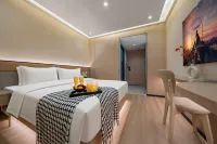 Cloud• Muyun Hotel (Chongqing Jiefangbei Pedestrian Street Branch) - New