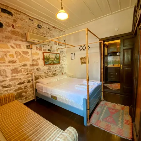 Cunda Zehra Teyzenin Evi