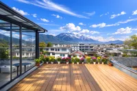 Xuelu Lodge | Panoramic golden sunrise peaks, direct snowview inn (Baisha Ancient Town) - 2 ดาว