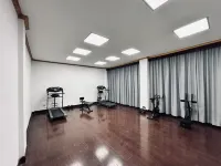 Ya'an Ailiyou L Hotel (Yucheng Yazhou Bridge Branch) - Gym