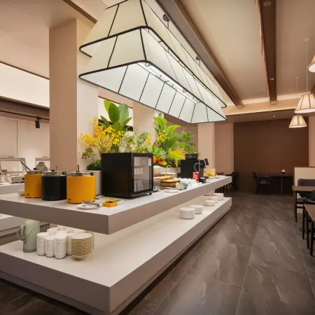 YUN YE JU HOTEL Отели в г. Луи