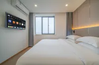 Cloud Hotel - Mountain view