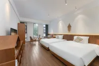 MeTown Resort (Yangshuo Ten-Mile Gallery Yulong River Branch) - Strand