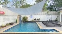 Manning Home Stay - Rooftop Pools