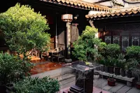 Lin Family Courtyard Homestay (West Street Kaiyuan Temple) - صديق للحيوانات الاليفة