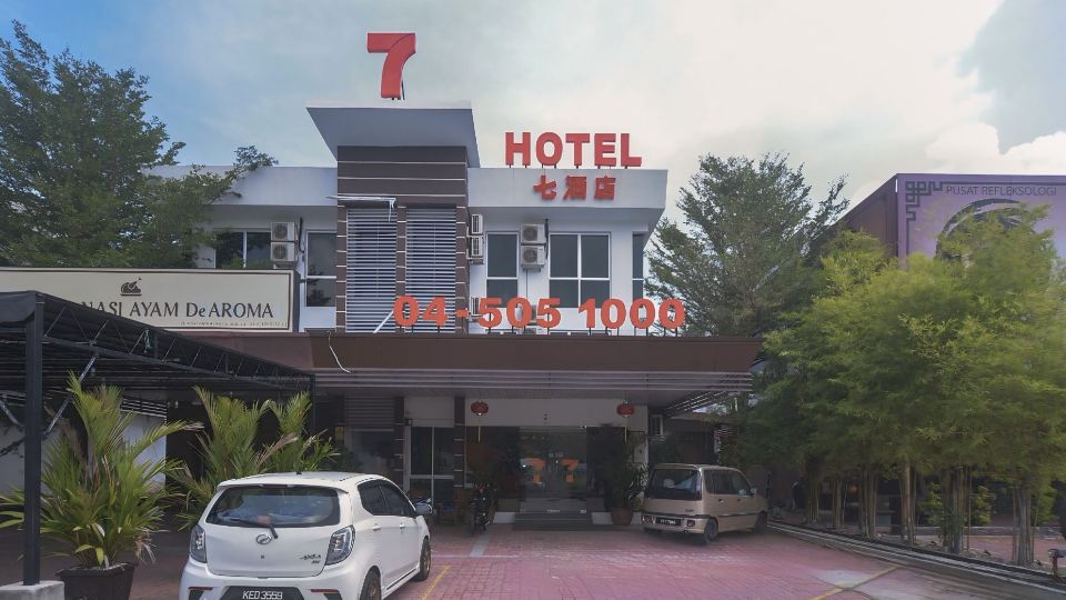 7 Hotel