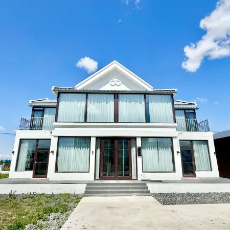 Ergun Heishantou Yunqi Xiaozhu Prairie Vacation Villa