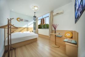 Yifei Hotel (Wuhan Yangtze River Bridge Yellow Crane Tower Branch)