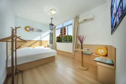 Yifei Hotel (Wuhan Yangtze River Bridge Yellow Crane Tower Branch)