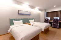 Dolphin E-Sports Hotel - Esports