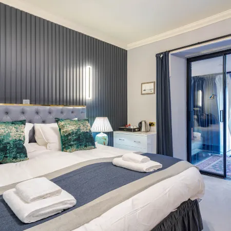 Waterhead Rooms & Suites - Parking Available Onsite