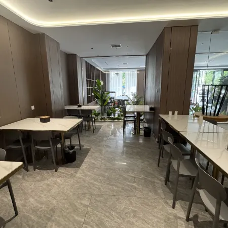 Jinjiang Hotel (Shenqiu North Station)