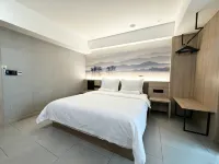 Starway Hotel (Fuxin Jiefang Plaza) - Bãi đậu xe