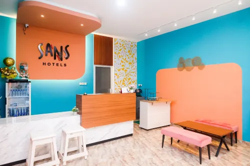 Sans Hotel City Park Medoho Semarang - Parkplatz