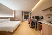 Wangshan E-Sports Hotel (Tourism Service Center of West Changbai Mountain) - 2성급