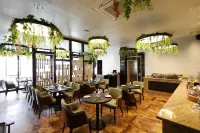 Quality Inn City Centre Varanasi - breakfast
