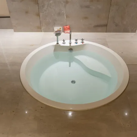 Hezhizhou Hot Spring Hotel (Fuzhou Station Xiushan Metro Station Branch)