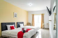 RedDoorz Plus Near Teras Kota 3 - Pensions