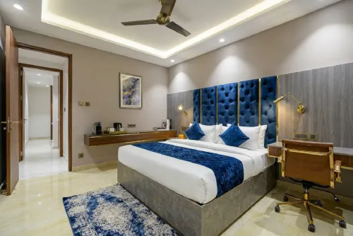 Hotel Square Plaza - 4-Star