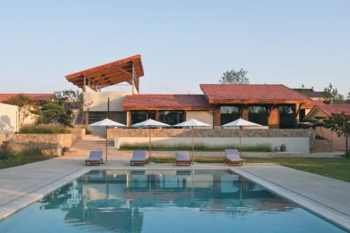 Yimeng Homestay Collection · Tingjian (Montong Wonderland) - Pools