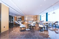 Vienna International Hotel (Dongying Wuyue Square Branch) - parking