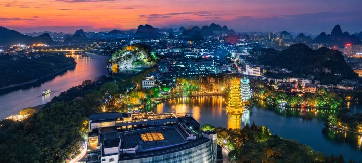 Lijiang Waterfall Hotel Hotel a Guilin