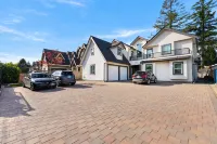 Surrey City Centre Ensuite near SkyTrain - 2 stelle