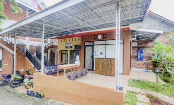 Hotel O D Kost in Kandri Semarang