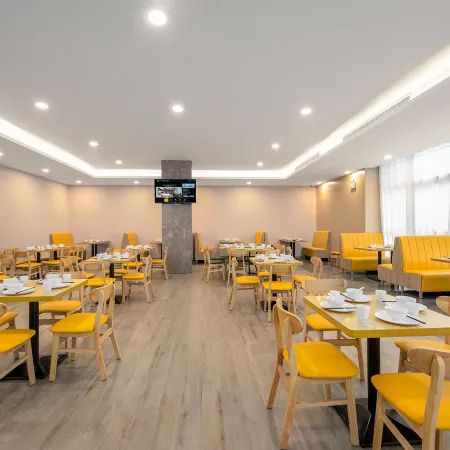 Vienna International Hotel (Guiping Xishan Scenic Area Beijiangwan Branch)
