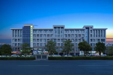 Ibis Styles Hotel (Yinchuan Huaiyuan Night Market Xixia Wanda Branch) Отели рядом с достопримечательностью «China University of Mining and Technology Yinchuan College»