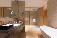 Sheraton Zhanjiang Hotel - balcony