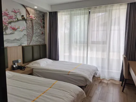 Holiday Inn Huanhu (Nanjing Railway Station Xuanwuhu Branch)